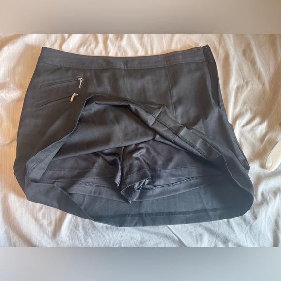 Izod Golf Skort - Picture 8 of 8